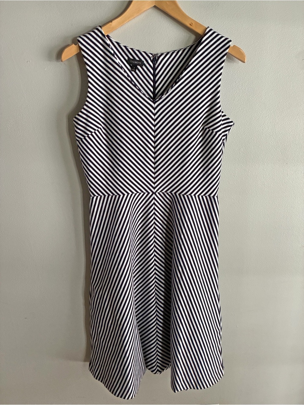 Talbots Black White Striped Fit & Flare Knit Dress V-Neck Size Small